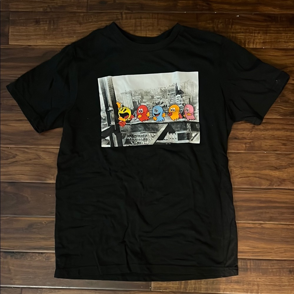 Black Short Sleeve Graphic Tee ⭐️